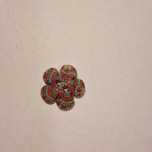 Knap, 2 hul, træ-look, malet, blomst form, blå og mørk rød