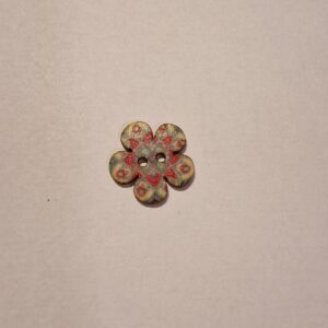 Knap, 2 hul, træ-look, malet, blomst form, rød, blå på råhvid