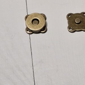 Magnetlås, metal, ensfarvet, messing